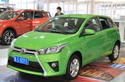 야리스 전기형 전면부(야리스 L)