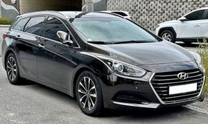 현대 더 뉴 i40 (왜건) 정측면