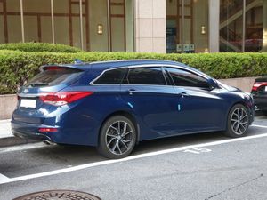 현대 더 뉴 i40 (왜건, 2018년형) 후측면