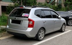 기아 뉴 페이스 카렌스 (전기형) 후측면