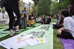 멸종 반란 시위대가 엑슨모빌에 항의