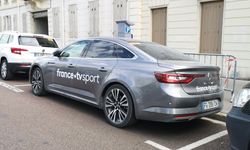 르노 탈리스만 세단 후측면