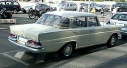 메르세데스-벤츠 W111 후측면