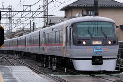 랩핑차에 의한 임시 열차 (2018년 6월)