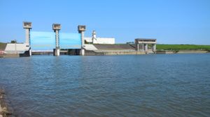 마츠도 수문(강철 롤러 게이트 방식)