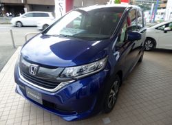 혼다 프리드 하이브리드 정측면