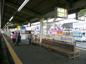 2011년 6월, 역 플랫폼의 일반적인 모습