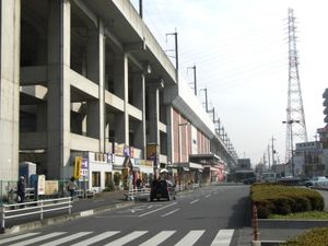 서쪽 출구 로터리