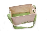 L.L.Bean이 1944년에 출시한 아이스 캐리어와 매우 유사한 형태의 가방. 박스 형태에 폭이 깊고 용량이 크다.