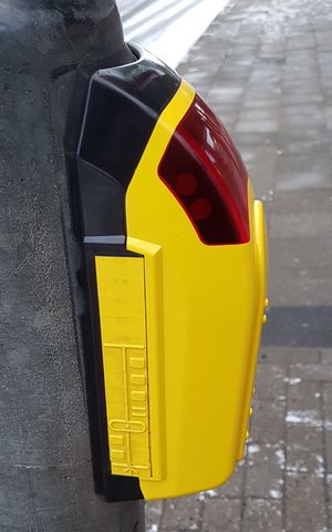 독일의 신호등 버튼에 있는 릴리프 기호