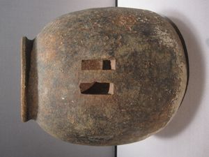 파나리 야키 항아리. 17세기 류큐 왕국제2 쇼 씨 시대 작품. 도쿄 국립 박물관 소장.