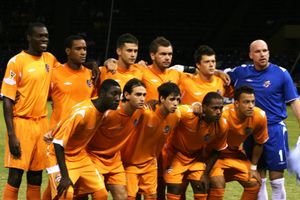  아일랜더스, 2008–2009 CCL 기간 동안 후안 라몬 루브리엘 경기장에서 마라톤과 경기하는 선발 라인업