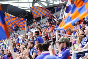 TQL 스타디움의 주요 서포터 구역인 더 베일리