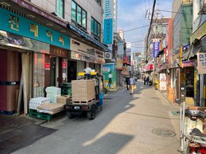 을지로 인쇄골목의 경관. 소규모 업체가 밀집한 모습을 볼 수 있다.