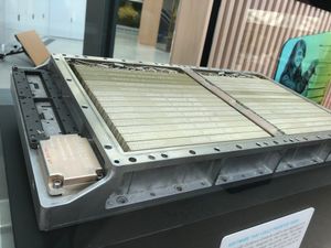 아폴로 유도 컴퓨터가 전시된 Hack the Moon 전시회. 오른쪽 위에는 소프트웨어 개척자 마가렛 해밀턴의 사진이 있다.