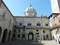 브레시아의 브렐레토 궁전은 브레시아 현 청사이기도 하다.