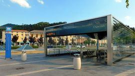 오스페달레역 입구.