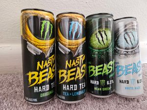 네 개의 몬스터 비스트 알코올 음료 캔