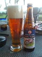 더 밝은 색의 미국식 "앰버" 에일