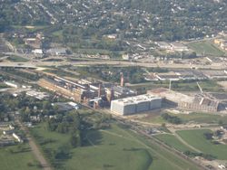 건설 중인 굿이어 본사 신사옥 (2012년)