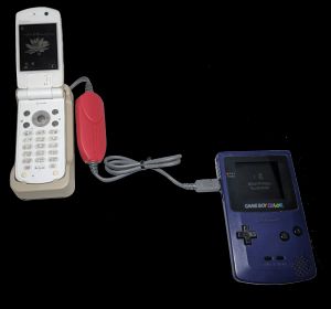 Mobile System GB 어댑터와 서비스를 통해 플레이어들은 온라인으로 포켓몬을 교환할 수 있었다.