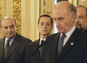 2001년 3월 델라 루아와 그의 새로운 장관 카발로.