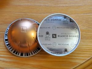 VertuoLine 스타일의 캡슐 한 쌍