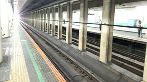 역 승강장 (2023년 12월)