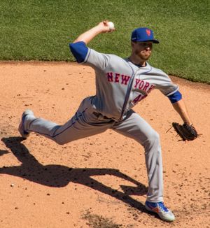 2019년 메츠에서 투구하는 디그롬