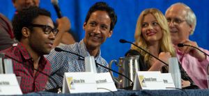 도널드 글로버, 대니 푸디, 질리언 제이콥스와 체이스 (2010년 샌디에이고 코믹콘에서)