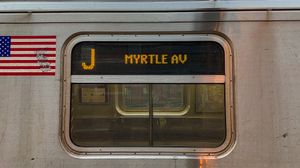 R143의 LED 측면 목적지 표시