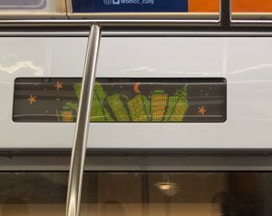 R143에 있는 LED 정보 화면