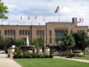 유니언 역은 암트랙의 레이크 쇼어 리미티드가 운행한다.