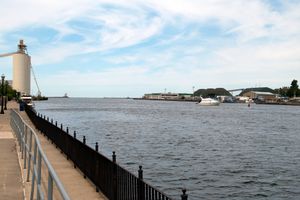 온타리오 호로 흘러드는 오스위고 강