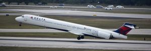 델타 항공 맥도넬 더글러스 MD-90 (PBI)