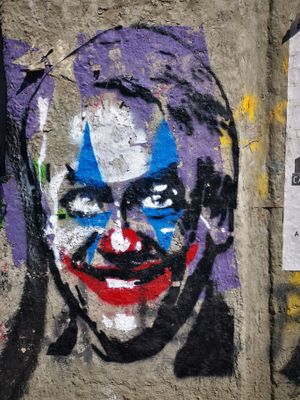 2019–2022년 칠레 시위 당시 조커 분장을 한 칠레 대통령 세바스티안 피녜라의 벽화