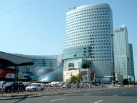 폴란드 바르샤바의 금융가 "에밀리아 플라테르 거리"