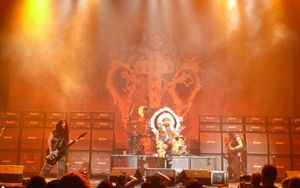 2011년 텍사스주 앨런 이벤트 센터에서 공연하는 밴드