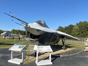 2023년 퍼턱센트 리버 해군 항공 박물관에 전시된 열화된 상태의 X-32B