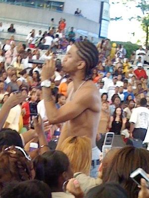 2007년 공연하는 송즈