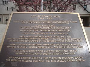 브레이브스 필드 명판