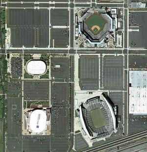 2008년 사우스 필라델피아 스포츠 단지의 항공 사진, 왼쪽 중앙에 스펙트럼이 보임