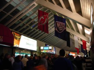 2007년 당시 컨티넨탈 항공 아레나로 알려졌을 때의 아레나 콘코스