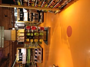 1층의 빨간색 점은 센터 아이스의 원래 위치를 표시한다.