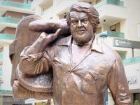 부다페스트 시내에 있는 버드 스펜서의 기념 동상