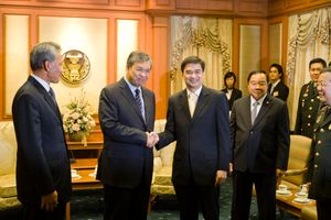 2010년 태국 총리 아피싯 웻차치와와 자히드