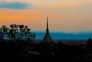 카푸치니 산에서 바라본 몰레 안토넬리아나의 모습 (2011년)