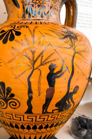 올리브 수확 (기원전 520년경); 런던 대영 박물관