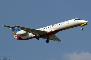 2017년의 전 노보에어 엠브라에르 145