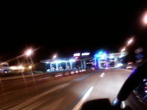 야간에 촬영한 남대전 나들목 입구 모습